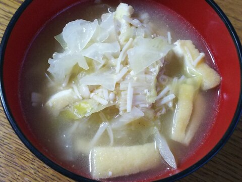 キャベツとえのきと油揚げのお味噌汁